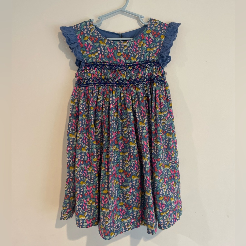 Mini Boden Floral eyelet cotton ruffle dress smocked ditsy print size 6-7 blue